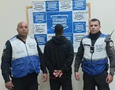 Passageiro é preso transportando drogas em moto no Fonseca, Niterói 