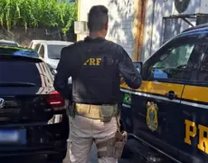 Policiais rodoviários federais de Niterói recuperam carro roubado há quase dois anos
