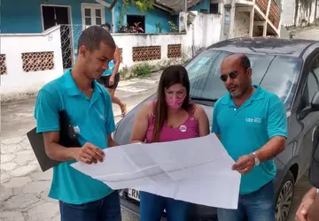 Vereadora e equipe da Rio Águas realizam visita técnica em ruas de São Gonçalo