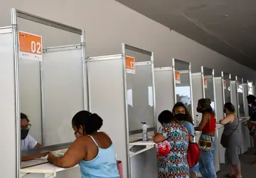 Niterói inicia distribuição dos cartões da Moeda Social Arariboia