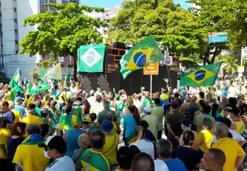 Manifestação marca o Dia do Trabalhador na Zona Sul de Niterói