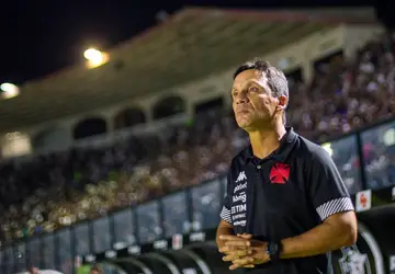 Zé Ricardo pede demissão e deixa comando técnico do Vasco