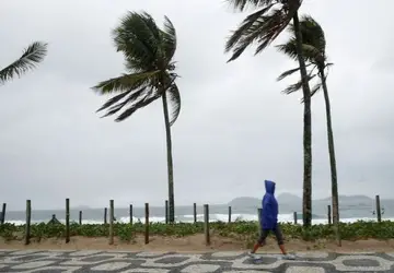 Com passagem de ciclone, Rio registra ventos de 93 km/h