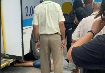 Pedestre é atropelado por ônibus no Centro de São Gonçalo 