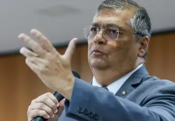Flávio Dino cita ameaça de parlamentares e deixa de ir à Câmara