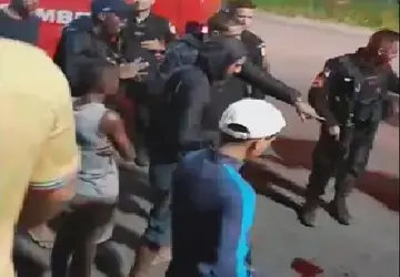 Rio: Policial militar de folga mata jovem a tiro durante protesto na Avenida Brasil