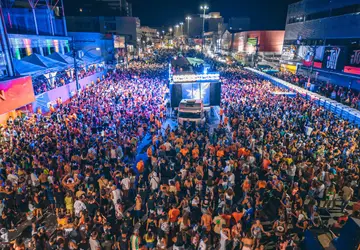 Carnaval em Itaboraí: Monobloco arrasta multidão e anima público