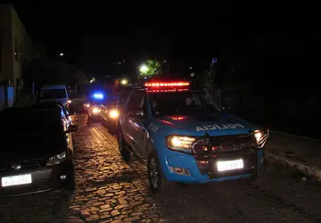 Adolescente e Jovem morrem baleados durante confronto com PMs na Engenhoca, em Niterói