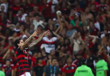 Flamengo segura empate com o Fluminense e garante vaga na final