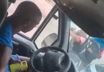 Perseguição de Van: Motorista Foge da Polícia com veículo lotado, colocando passageiros em perigo; veja vídeo 