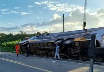 Turistas dio Rio de Janeiro morrem durante acidente com ônibus na Bahia