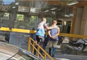 Incêndio criminoso assusta moradores da Serrinha de Várzea, em Niterói: suspeito é preso