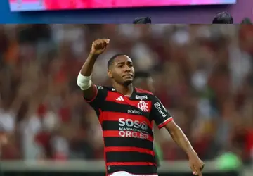 Flamengo Supera Momento Desafiador com Vitória de 2 a 0 sobre o Timão no Brasileirão
