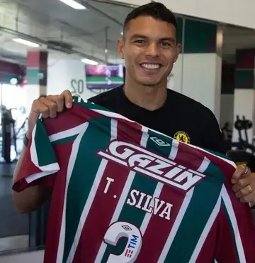 Fluminense acerta contratação do zagueiro Thiago Silva 