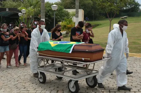 PM morto a tiros em tentativa de assalto é enterrado em São Gonçalo