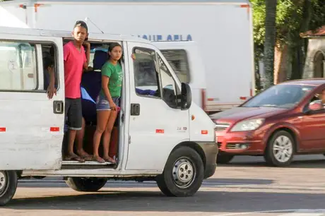 Projeto que poderia regularizar o transporte alternativo em São Gonçalo é reprovado por vereadores