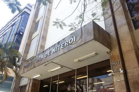 Gestor da Fundação de Saúde de Niterói é multado em mais de R$ 18 mil e licitação é anulada 
