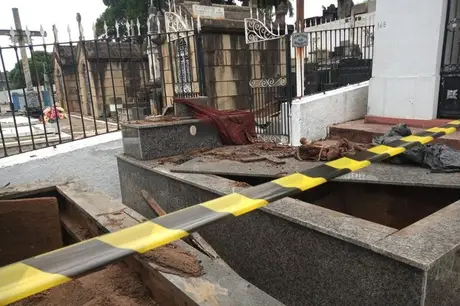 Túmulos são alvos de vândalos em cemitério de Barra do Piraí