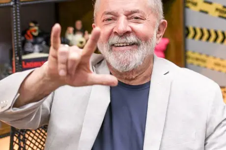 Eleições 2022: Lula segue na liderança e venceria qualquer um no 2º turno, diz pesquisa 