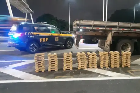 Caminhoneiro é preso transportando drogas na Ponte Rio-Niterói 