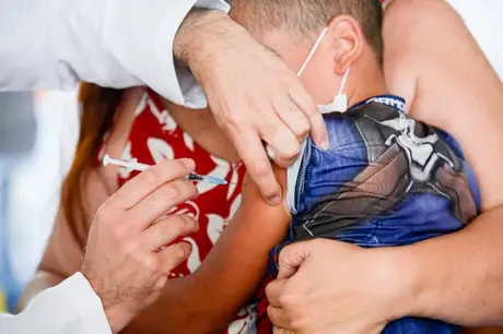 Niterói antecipa calendário de vacinação contra Covid-19 das crianças de 05 a 11 anos