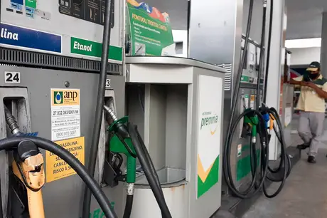 Petrobras anuncia aumento de 19% na gasolina e 25% no diesel após disparada do petróleo