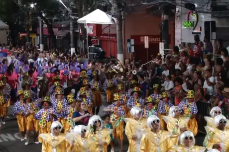 Desfiles das escolas de samba de Niterói começam hoje
