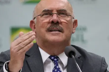 Ex-ministro Milton Ribeiro é preso acusado de corrupção