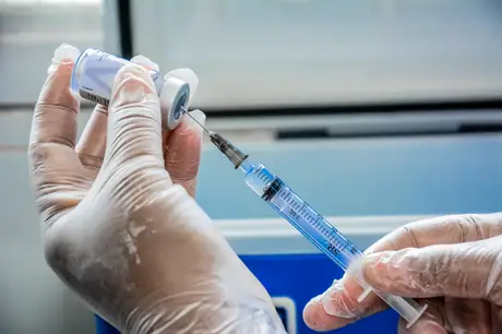 Niterói inicia a aplicação da 4ª dose da vacina contra Covid-19 para moradores acima de 30 anos