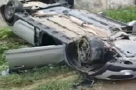 Homem fica ferido em acidente após carro capotar na RJ-104, em São Gonçalo