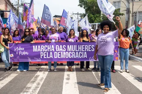 Marcha das Mulheres chama a atenção das autoridades para a situação de calamidade pública em São Gonçalo.