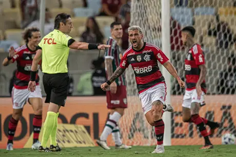 Flamengo vence o Fluminense e está nas quartas de final da Copa do Brasil