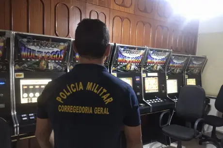 Mais de 40 máquinas de caça-níquel são apreendidas em bingo clandestino de Niterói