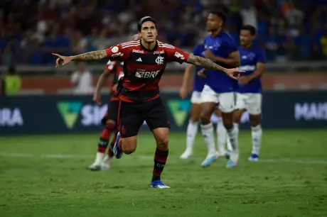 Na estreia sob comando de Tite, Flamengo vence o Cruzeiro por 2 a 0