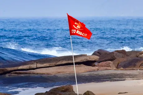 Niterói: Banhista desaparece no mar da praia de Piratininga