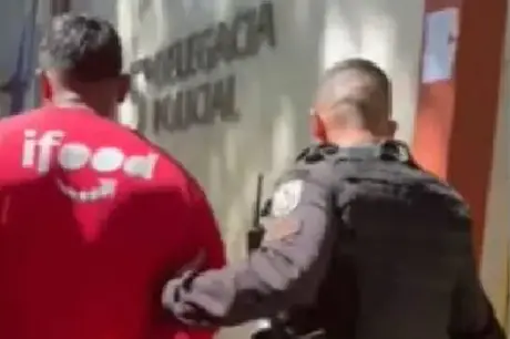 Falso entregador de aplicativo é preso após praticar vários assaltos na Zona Sul do Rio