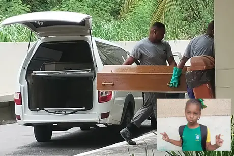 Família africana se despede de criança morta pelo pai em Niterói