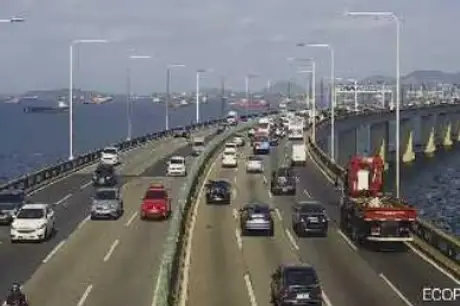 Trânsito na Ponte Rio-Niterói supera os 40 minutos após acidente