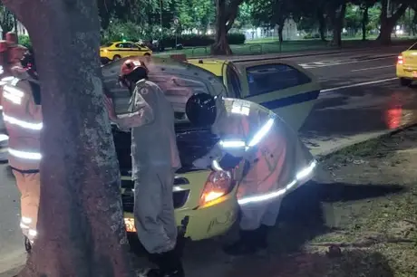 Taxista é esfaqueado durante assalto na Praia de Botafogo por criminosos de São Gonçalo