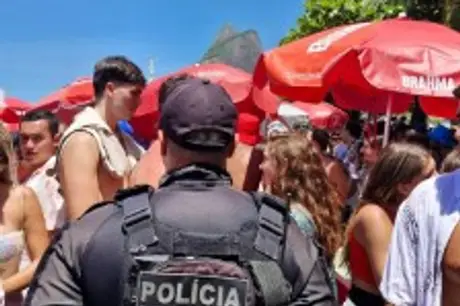Mais de 200 pessoas foram presas nos primeiros dias de carnaval no Rio