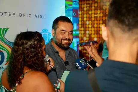 Cláudio Castro defende programação anual para a Sapucaí