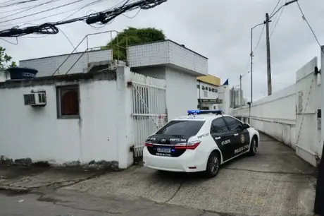 Homem em situação de rua é esfaqueado até a morte no Centro de Niterói 