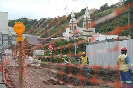 Obra do Muvi gera congestionamento constante no Centro de São Gonçalo 