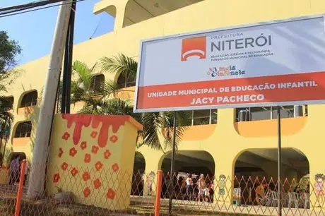 Pais reclamam de péssimas condições em escola infantil de Niterói; "Nem ar-condicionado tem"