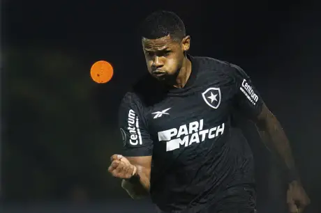 Botafogo empata com o Bragantino por 1 a 1