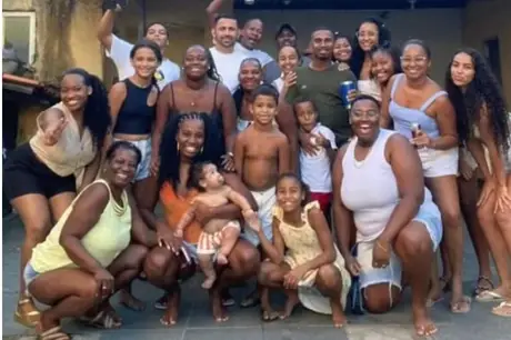 Eliminada do BBB 24, Leidy Elin reuniu a família no Morro do Feijão, em São Gonçalo