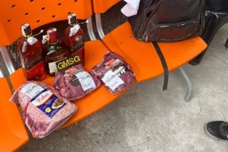 Churrasco cancelado: homem é preso roubando carnes em supermercado de São Gonçalo