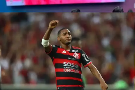 Flamengo Supera Momento Desafiador com Vitória de 2 a 0 sobre o Timão no Brasileirão